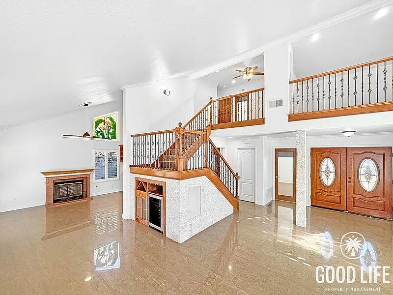 3 bed, 3.0 bath, 1660 sqft, $4,295 — Photo 3