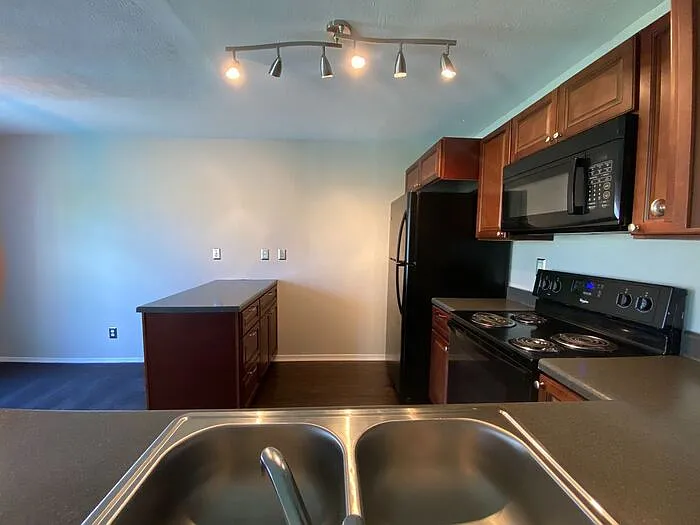 1007 Brittany Park Dr — Photo 43
