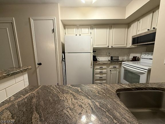 3rd image of 29 Tansy Court
