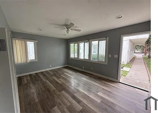 1320 N Sycamore St — Photo 11