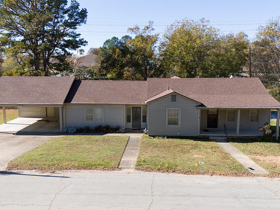 1st image of 985 Brooks St