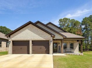 141 Sugar Maple Dr, Florence, AL 35633