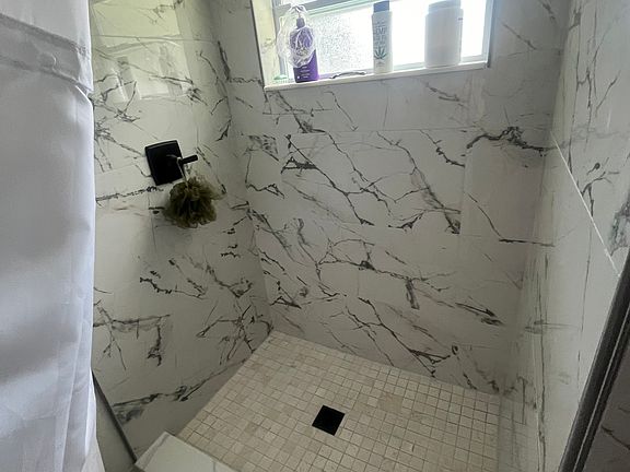 4th image of 2517 W North St