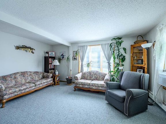 2nd image of 204 W 1st Ave