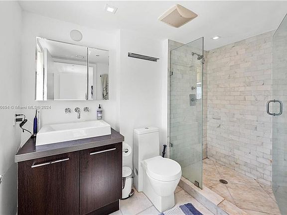 4th image of 401 Jefferson Ave APT 5