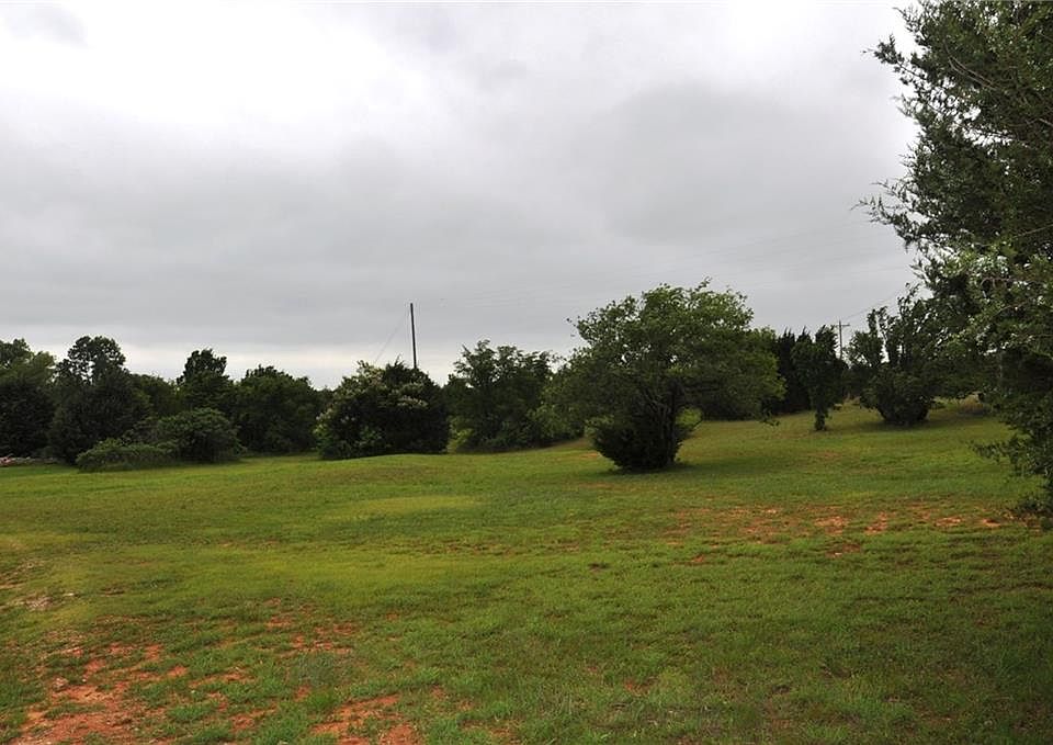 2nd image of 15025 Harrell Ln