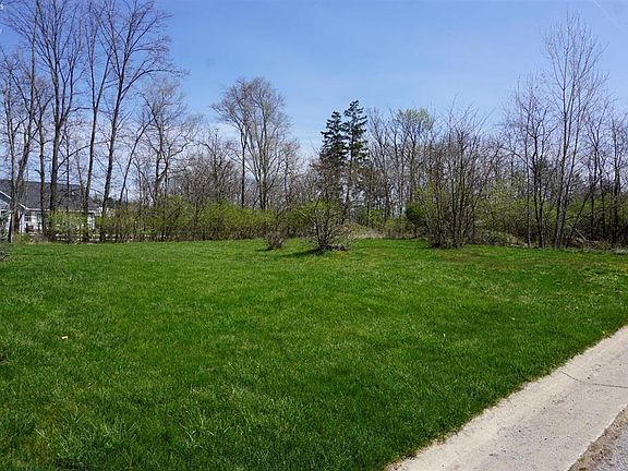 2nd image of 1482 Autumnwoods Dr
