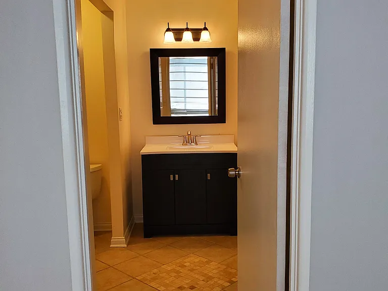 225 S Rohlwing Rd #514 — Photo 16
