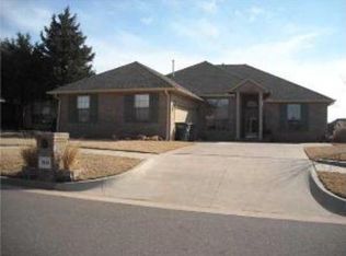 2100 Cedar Pointe Cir, Edmond, OK 73003