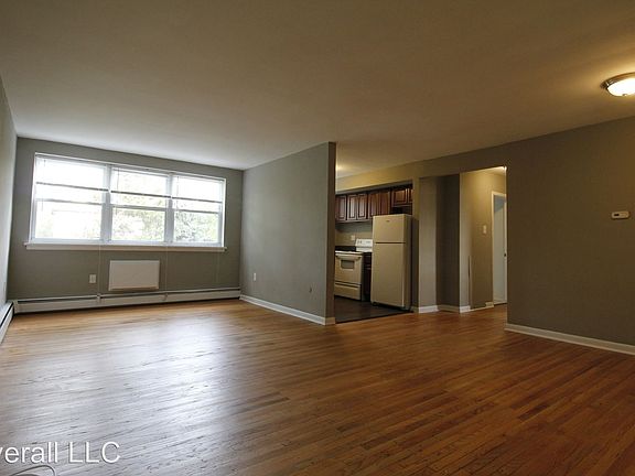5th image of 5 W Oakland Ave APT 11