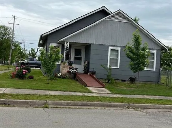 1040 Seward St, Neodesha, KS 66757