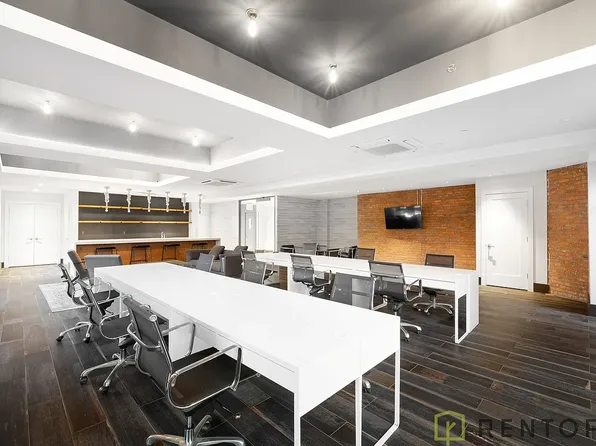 16-80 Madison Street image 13 of 17