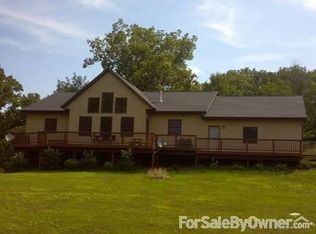 1917 Sandpiper Rd, Waukon, IA 52172