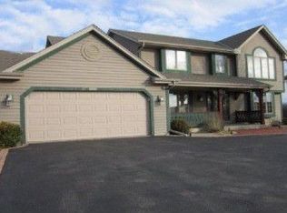 28834 Stone Ridge Ct, Waterford, WI 53185