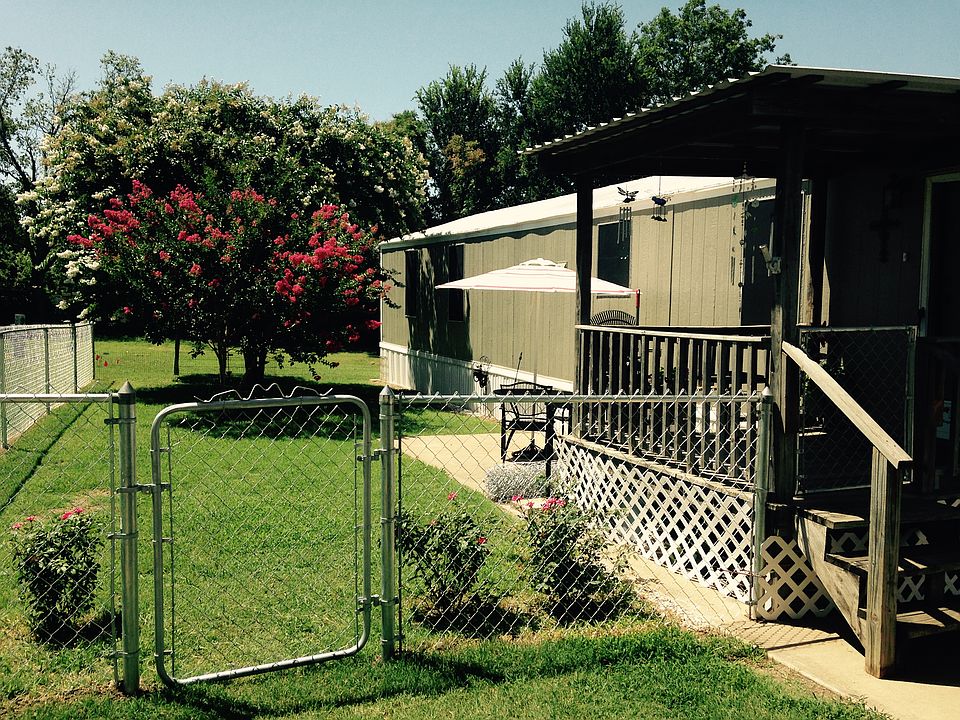 1st image of 140 Valerie Ln