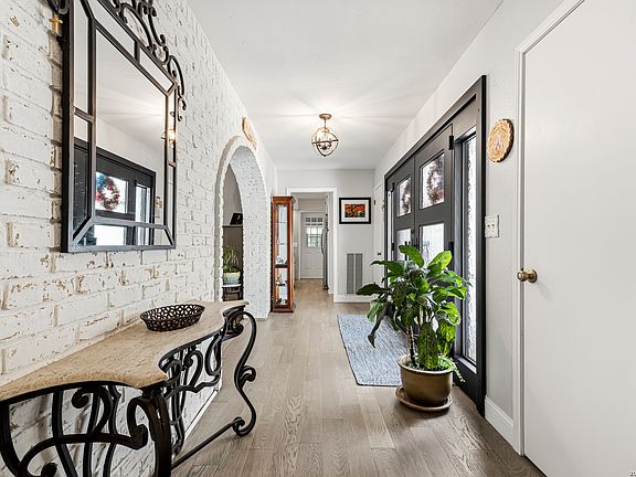 3rd image of 8621 CLASSIC OAKS LN