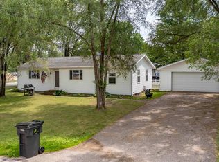 1334 Crystal Ct, Waupaca, WI 54981
