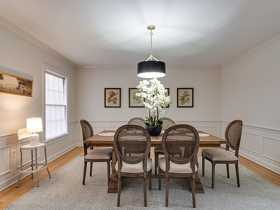 3rd image of 506 Peterson Lake Rd