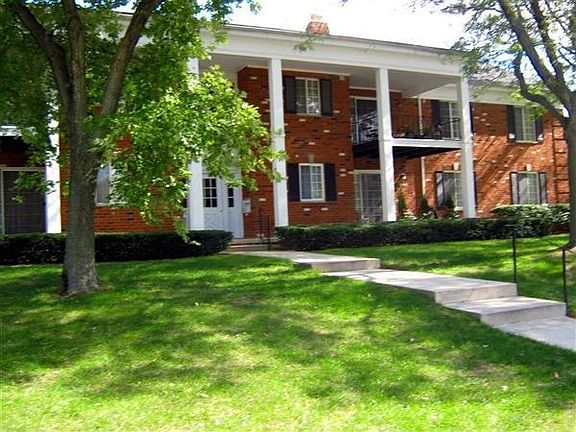 3rd image of 31065 Huntley Sq W