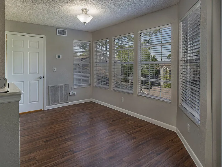Boca Vista Apartments — Photo 12