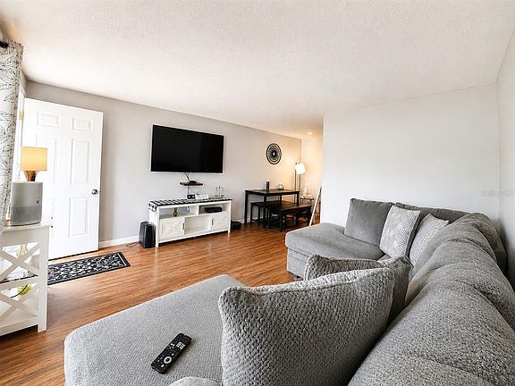 5th image of 4234 SHELDON PLACE