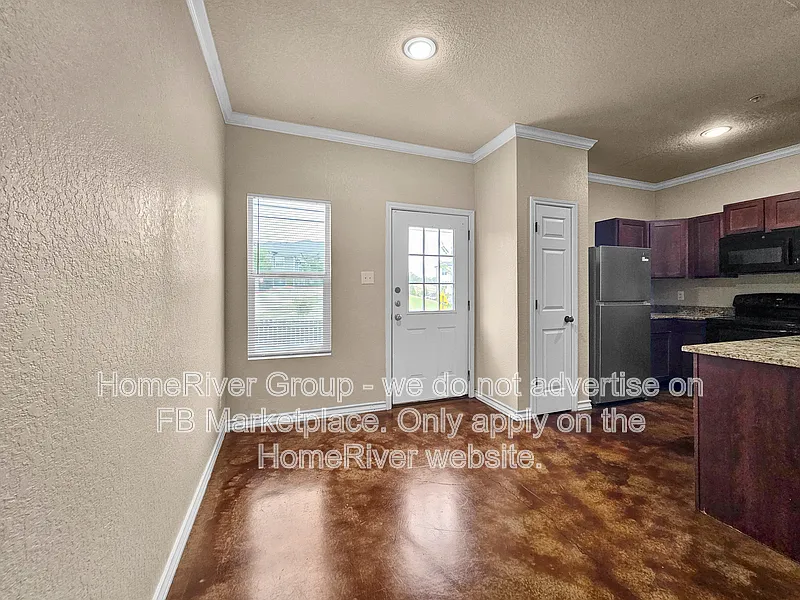 3 bed, 3.0 bath, 1237 sqft, $1,395 — Photo 3