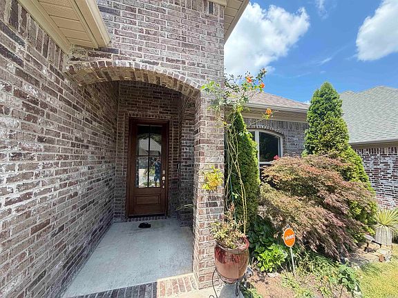 2nd image of 4 Piper Ln