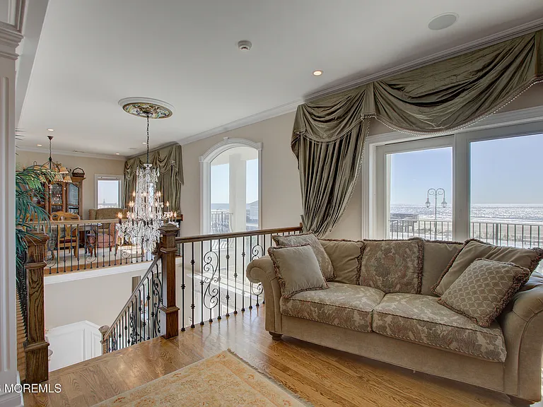 1007 Ocean Ave — Photo 10