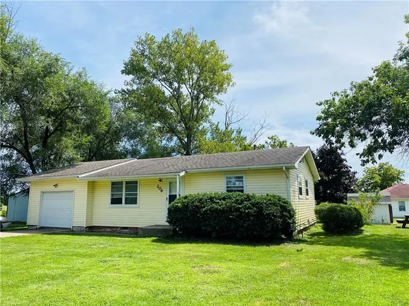 206 E 2nd St, Chillicothe, MO 64601