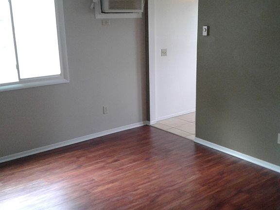3rd image of 2616 Collins Dr #2616