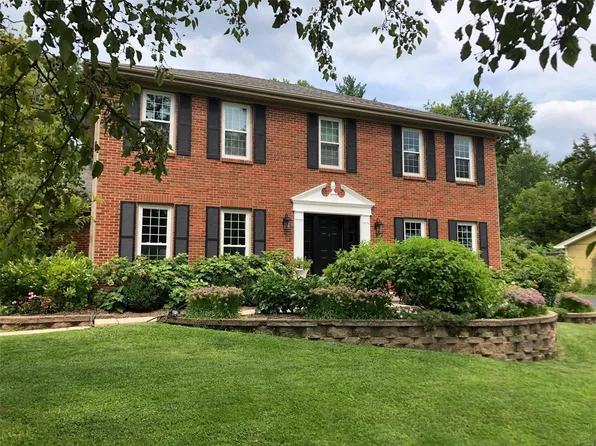 12225 Sunny Terrace Dr, Saint Louis, MO 63122