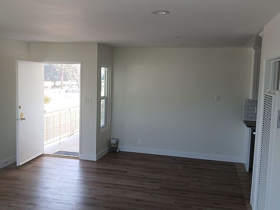 2nd image of 4014 S Gaffey St APT 6