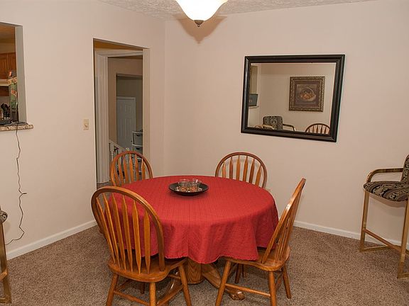 5th image of 3633 Sunnyview Dr