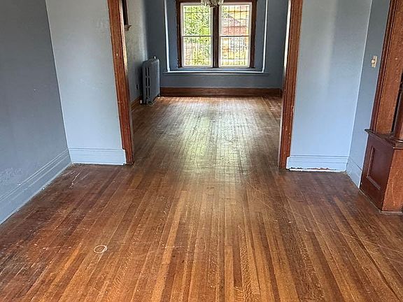 5th image of 3756 Helen St
