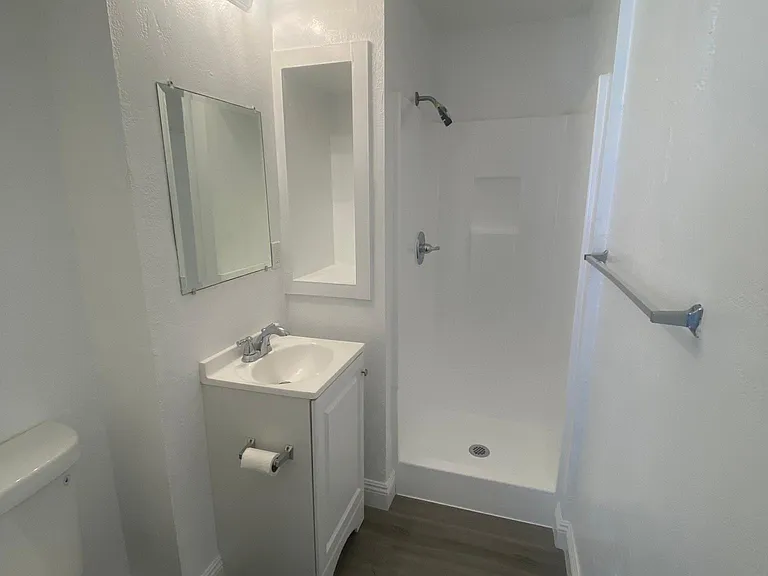 1517 Acacia #14 — Photo 12