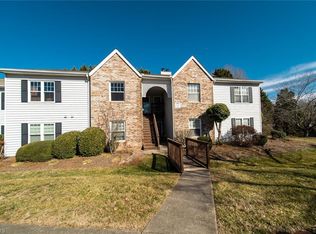 4001 Whirlaway Ct APT M, Clemmons, NC 27012