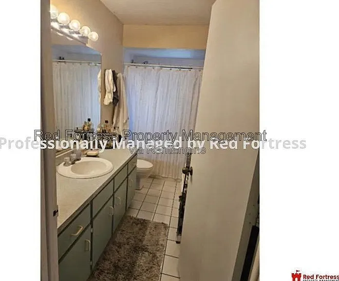 9225 King Rd E — Photo 2