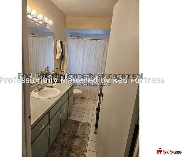 2nd image of 9225 King Rd E