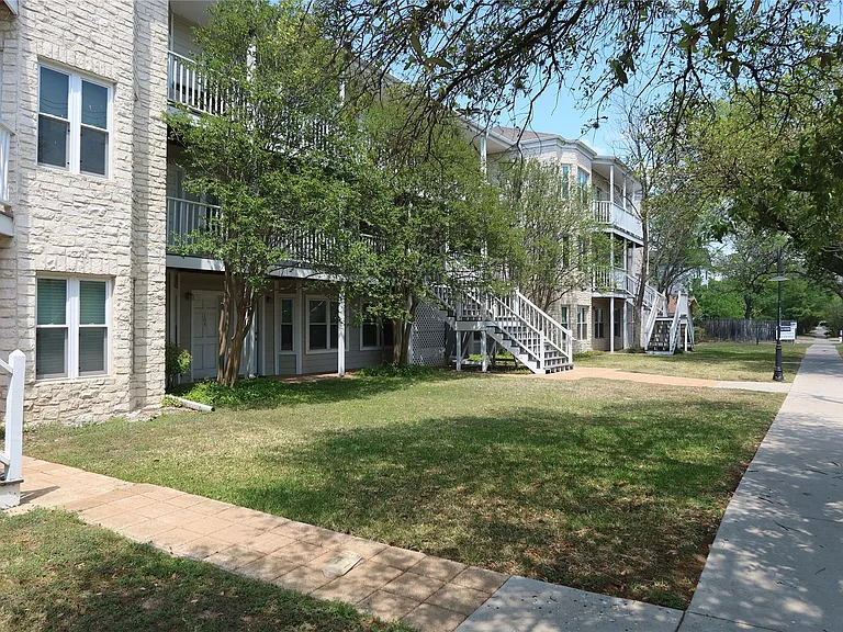 3400 Speedway St #104 — Photo 2