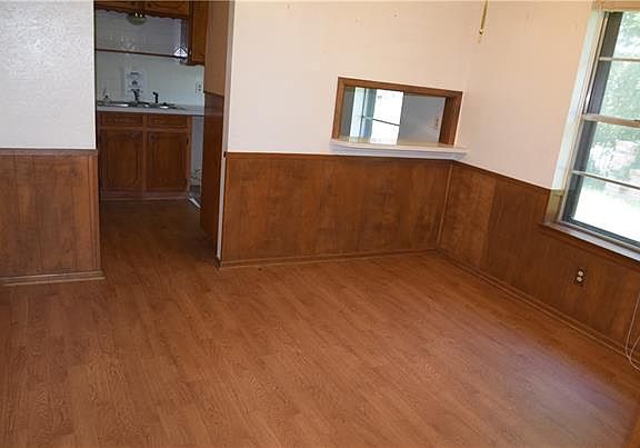 3rd image of 2933 Portales Dr