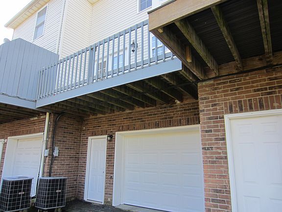 5th image of 201 Hunter Hills Cir APT 2