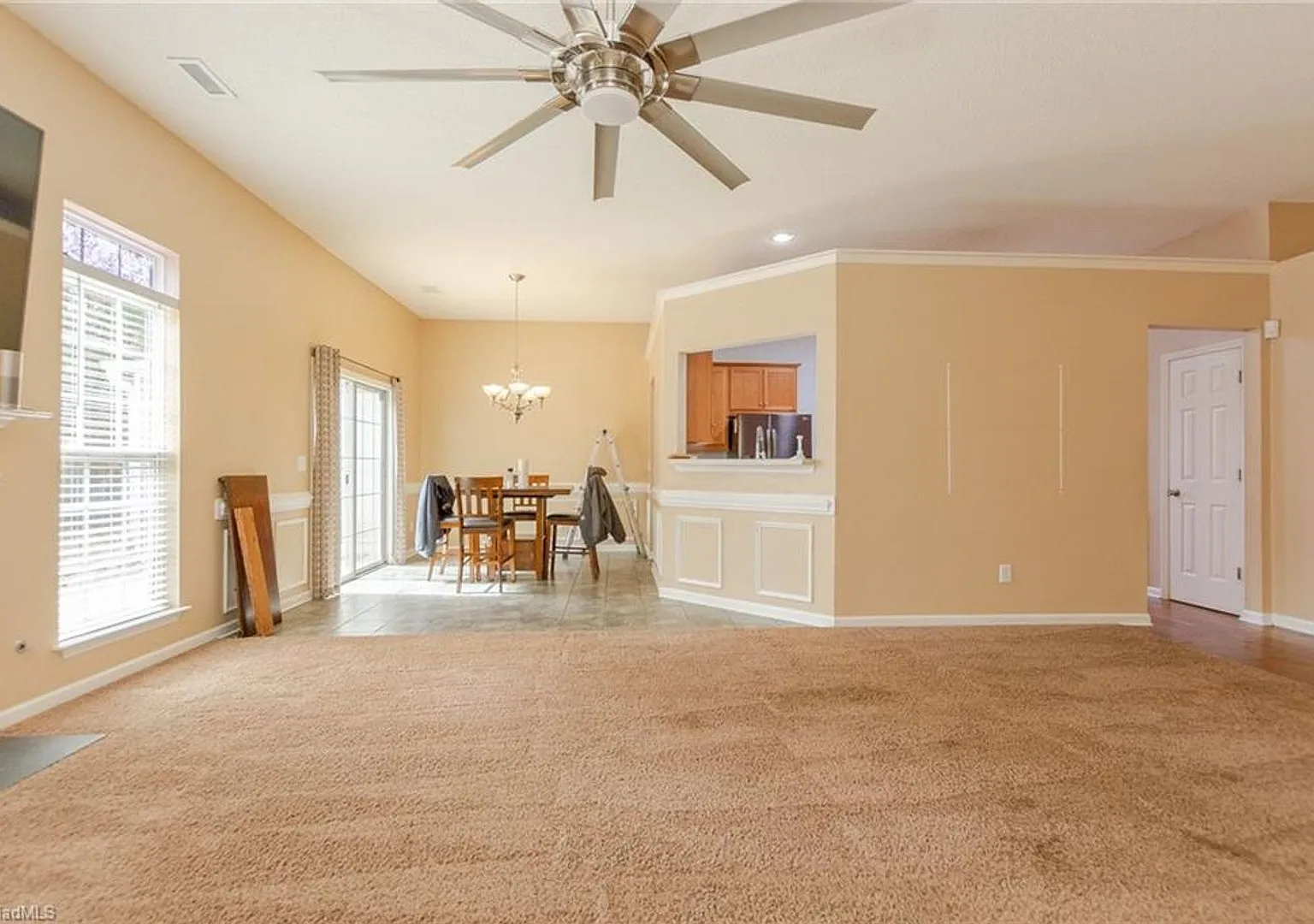 3bed in Coble Farms — Photo 3