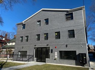 8657 Midland Pkwy, Jamaica, NY 11432