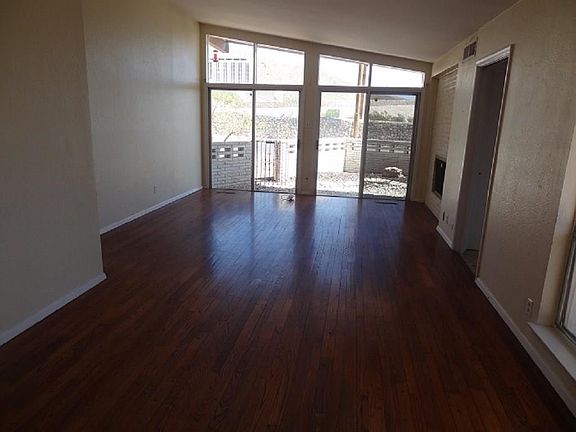 2nd image of 2908 Pierce Ave
