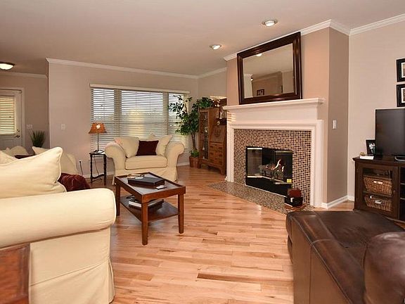 5th image of 1439 S Washington Ave #43