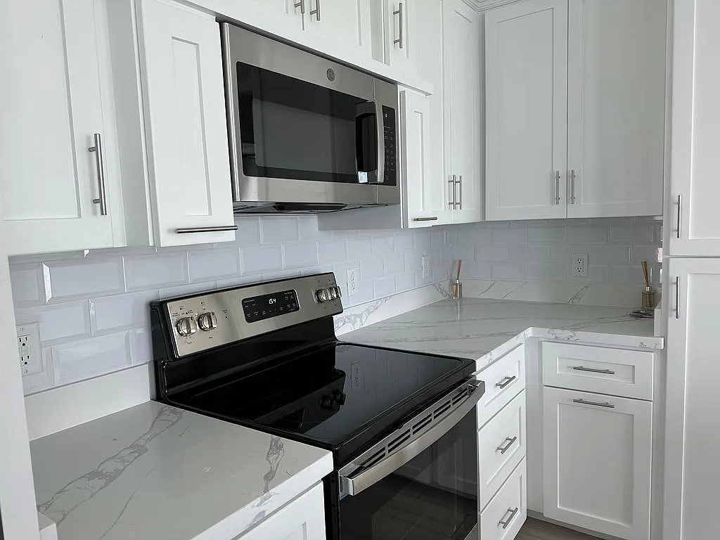 3 bed, 1227 sqft, $1,700 — Photo 4