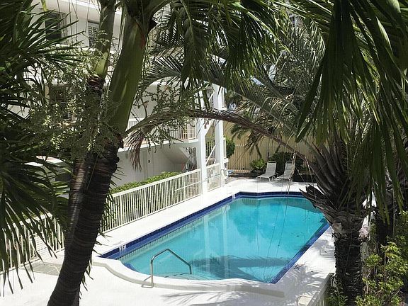 4th image of 917 N Flagler Dr APT 311