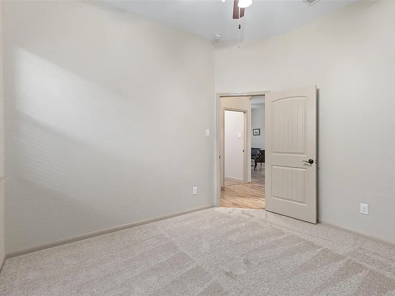 2886 Aurelia Ln — Photo 28
