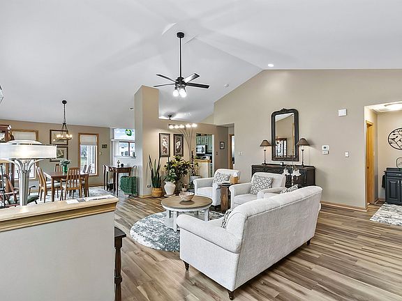 2nd image of 18144 Mockingbird Ln