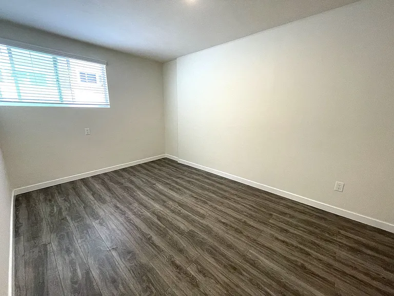 202-208 W. Mariposa — Photo 12